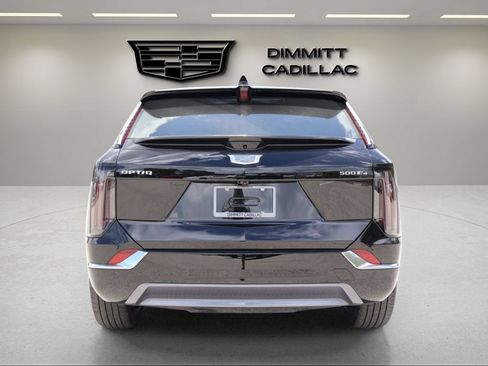 Certified 2025 Cadillac Optiq Luxury 2 w/ LPO, Floor Liner Package AWD/4WD image 6