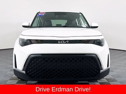 Used 2024 Kia Soul LX w/ Option Group 015 FWD image 2