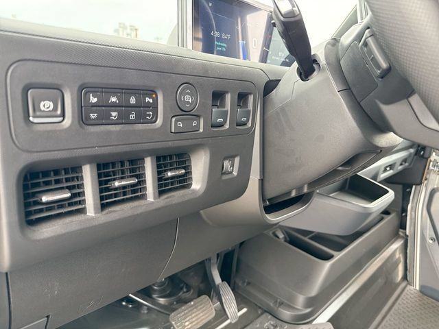 Used 2024 Chevrolet Brightdrop 400 w/ Commercial Equipment Package AWD/4WD image 24