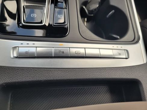 Used 2026 Kia Carnival EX FWD image 25