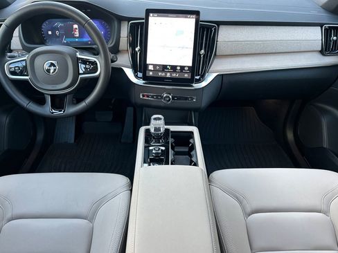 Used 2026 Volvo XC90 B6 Plus w/ Protection Package image 17