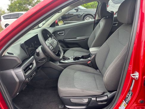 Used 2025 Kia K4 LXS image 25