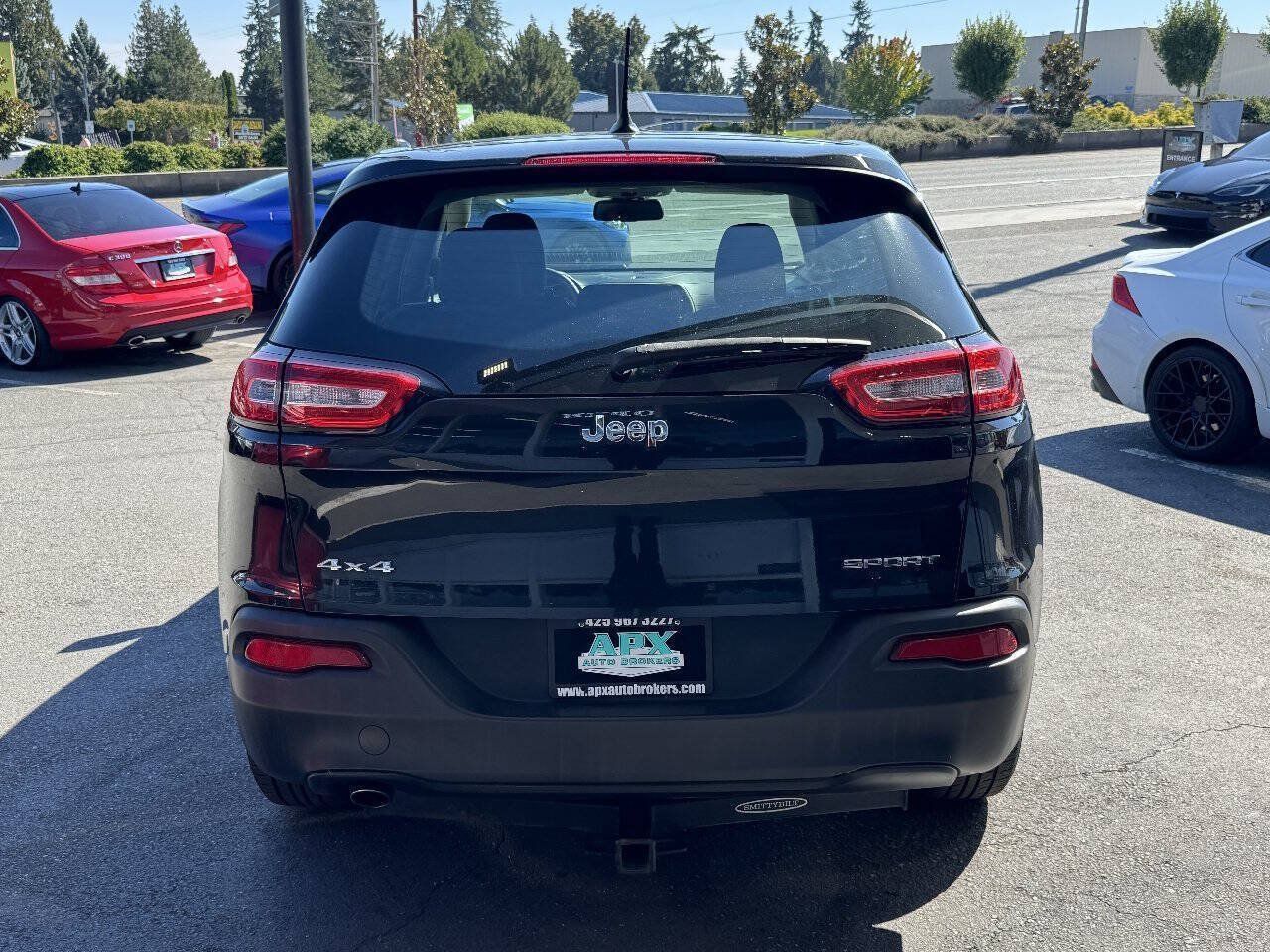 Used 2015 Jeep Cherokee Sport AWD/4WD image 5
