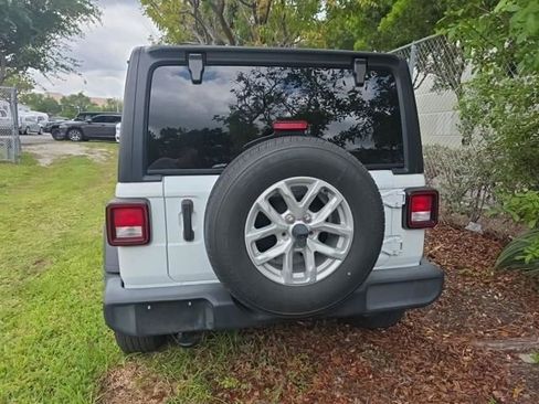 Used 2023 Jeep Wrangler Unlimited Sport AWD/4WD image 11