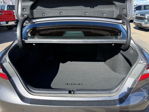 Used 2022 Toyota Camry SE w/ Carpet Mat Package (TMS) image 37