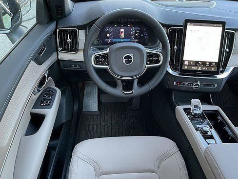 New 2026 Volvo XC90 T8 Plus w/ Protection Package Premier AWD/4WD image 5