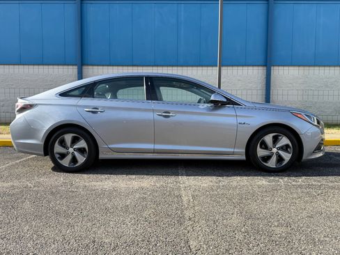 Used 2016 Hyundai Sonata Limited w/ Option Group 02 image 4