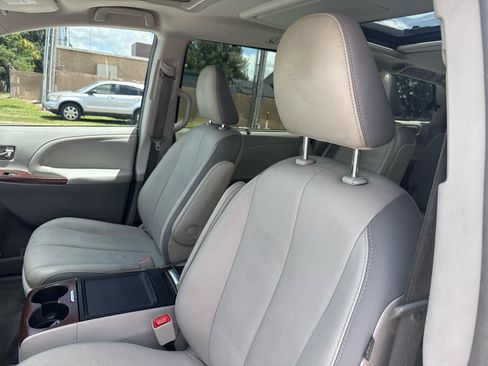 Used 2013 Toyota Sienna Limited w/ Premium Pkg AWD/4WD image 35