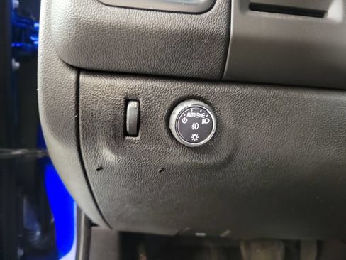Used 2019 Chevrolet Colorado LT w/ LT Convenience Package RWD image 13