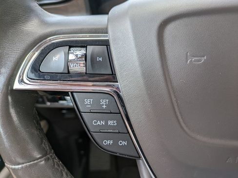 Used 2022 Lincoln Nautilus Reserve AWD/4WD image 27