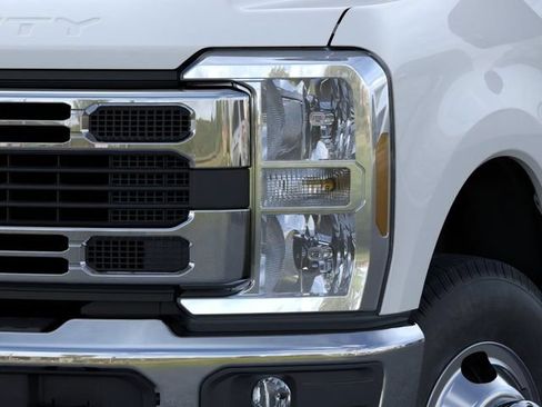 New 2026 Ford F350 XL w/ XL Chrome Package AWD/4WD image 18