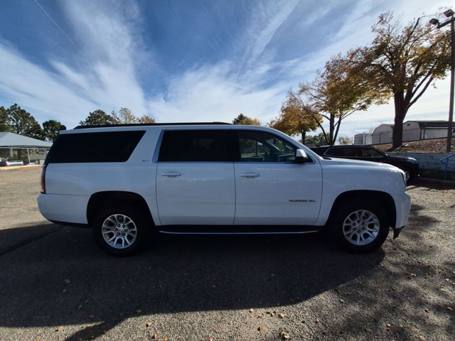 Used 2020 GMC Yukon XL SLT AWD/4WD image 4