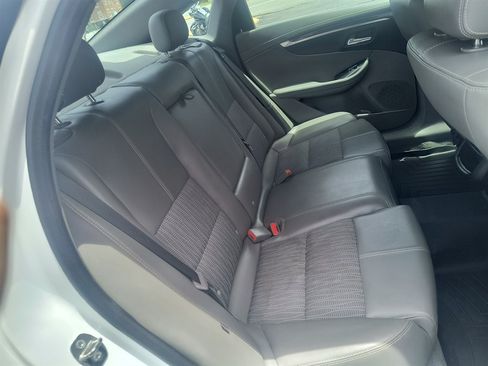 Used 2016 Chevrolet Impala LT FWD image 22