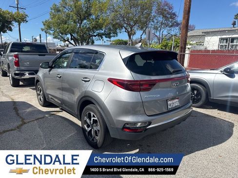 Used 2021 Kia Sportage LX image 3
