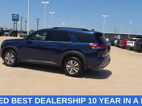 Used 2026 Nissan Pathfinder SL w/ Cargo Package FWD image 6