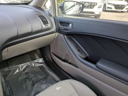 Used 2015 Kia Forte LX image 16