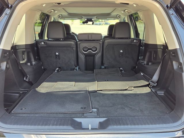 Used 2024 Honda Pilot Touring image 16