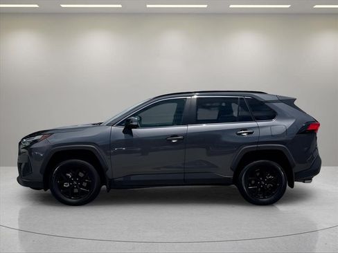 Used 2025 Toyota RAV4 XLE FWD image 2