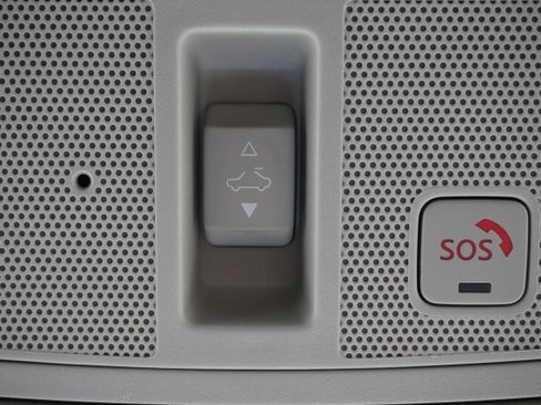 Used 2017 Nissan Pathfinder Platinum image 27