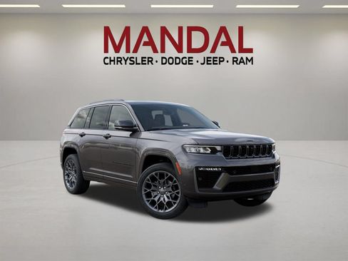 New 2026 Jeep Grand Cherokee Summit w/ Obsidian Package AWD/4WD image 5