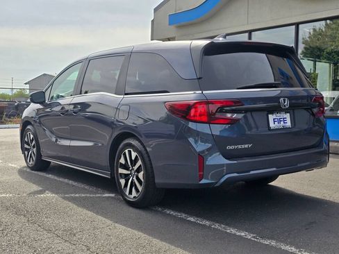 Certified 2025 Honda Odyssey EX-L image 3