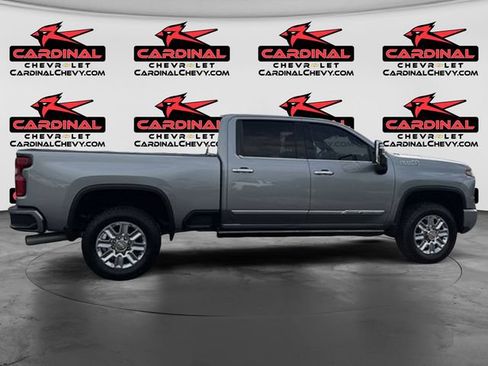 Used 2024 Chevrolet Silverado 2500 High Country w/ High Country Premium Package AWD/4WD image 2