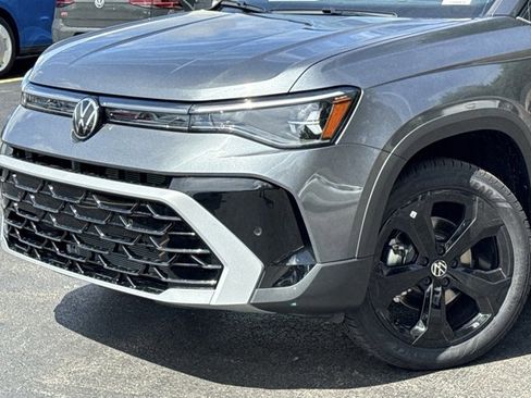 New 2025 Volkswagen Taos SEL image 26