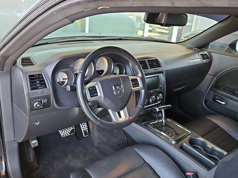 Used 2011 Dodge Challenger RWD image 10
