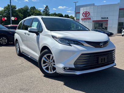 New 2026 Toyota Sienna Limited