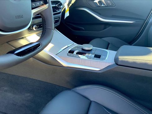 Used 2025 BMW 330i xDrive 330i xDrive w/ Premium Package image 7