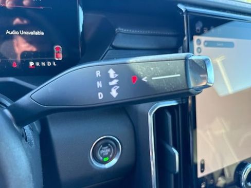 Used 2025 GMC Acadia Elevation image 16