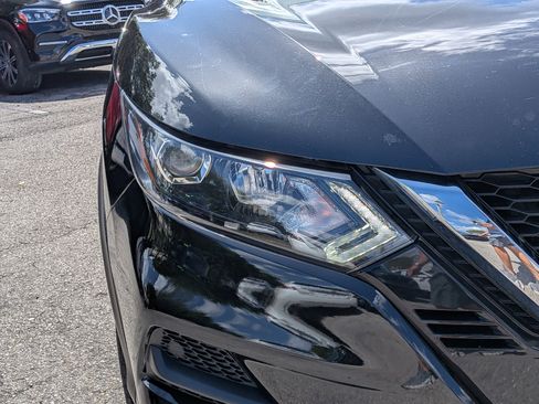 Used 2020 Nissan Rogue Sport SV image 10