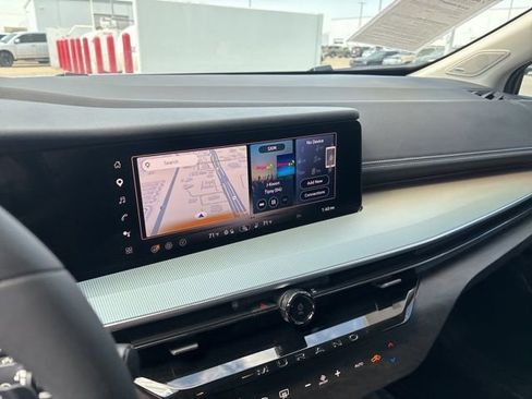 Used 2025 Nissan Murano SL AWD/4WD image 7