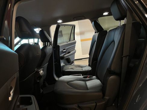 Used 2025 Toyota Grand Highlander FWD image 27