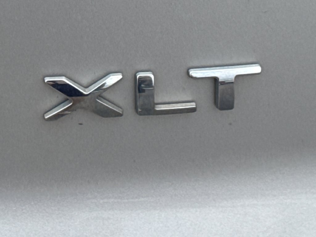 Used 2018 Ford Explorer XLT AWD/4WD image 24