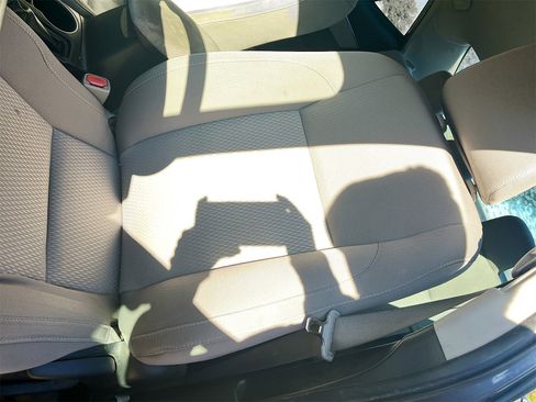 Used 2016 Toyota Corolla LE image 18