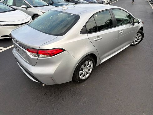 Used 2022 Toyota Corolla LE FWD image 5
