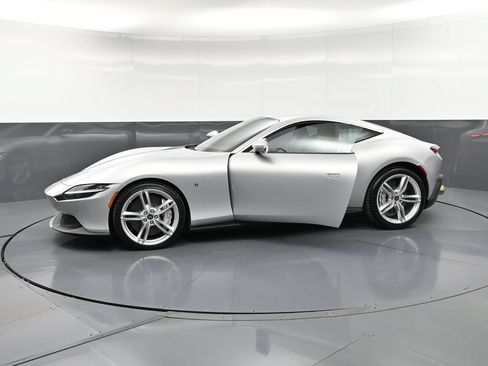 Used 2024 Ferrari Roma RWD image 35