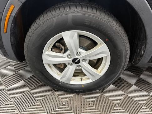 Certified 2023 Kia Sorento LX AWD/4WD image 32