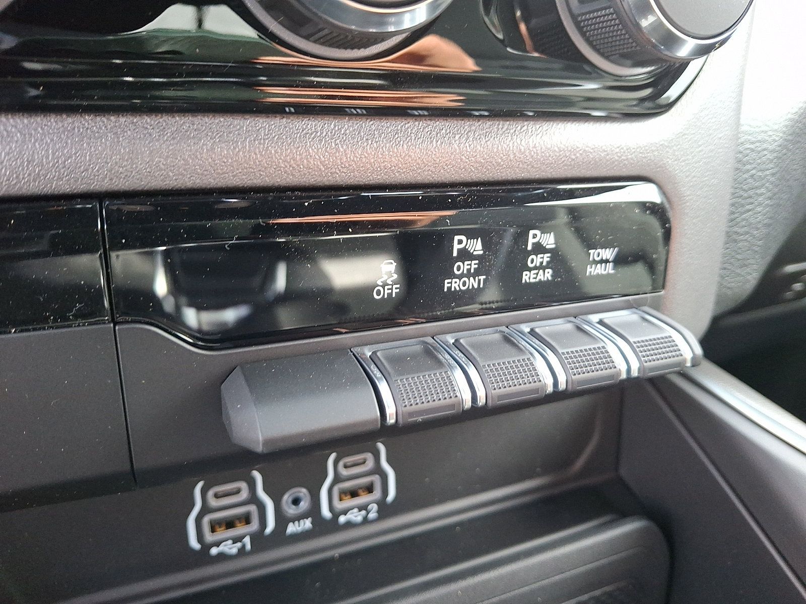 New 2026 RAM 1500 Express AWD/4WD image 18