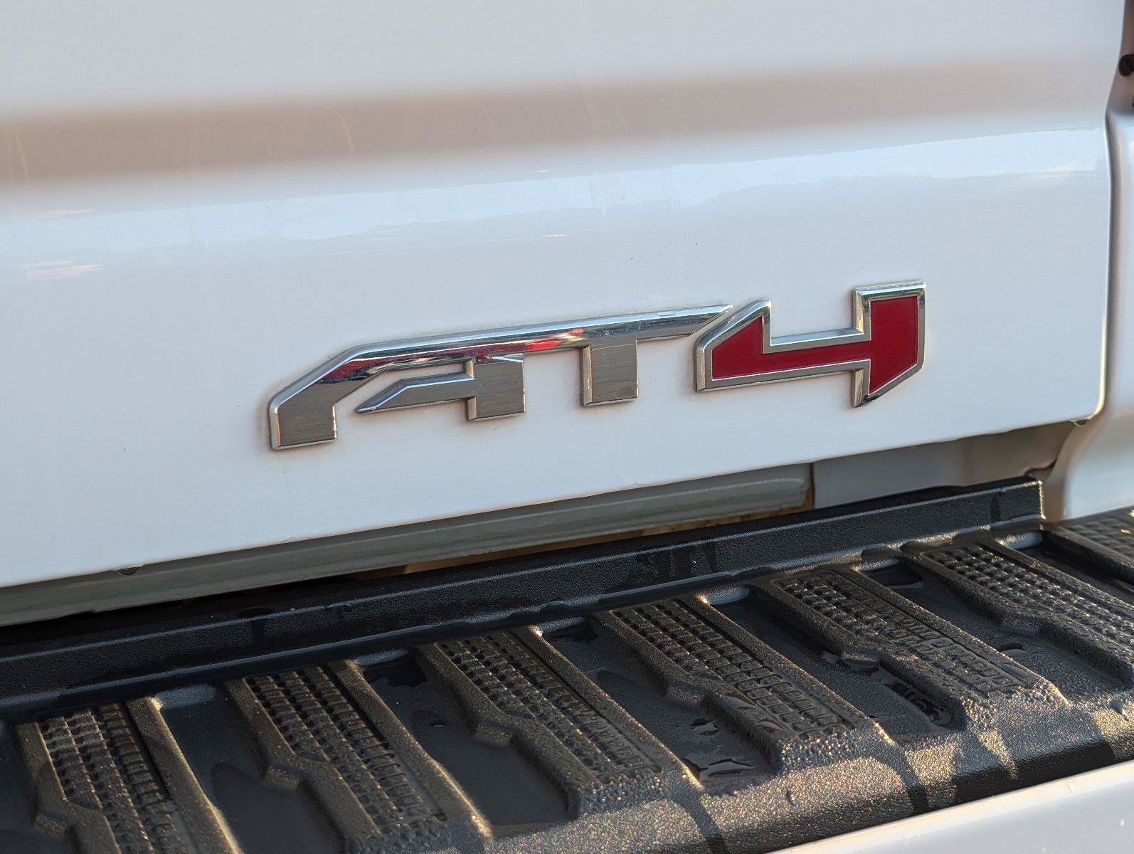 Used 2024 GMC Sierra 2500 AT4 w/ AT4 Premium Plus Package AWD/4WD image 5