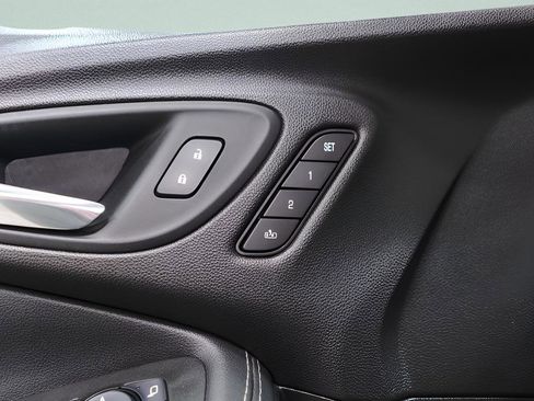 Used 2021 Buick Encore GX Essence FWD image 26