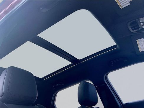 Used 2021 Chevrolet TrailBlazer RS w/ Sun and Liftgate Package image 26