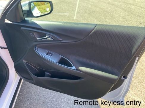 Used 2023 Chevrolet Malibu LT image 30