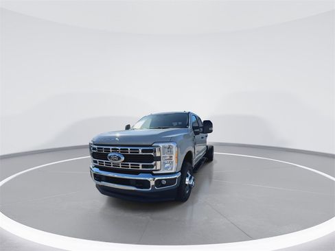 New 2025 Ford F350 XL w/ XL Chrome Package image 5