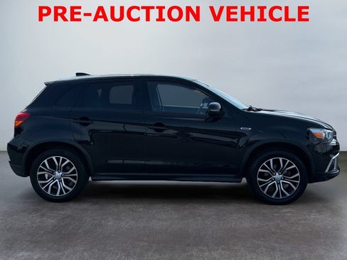 Used 2018 Mitsubishi Outlander Sport SE FWD image 2