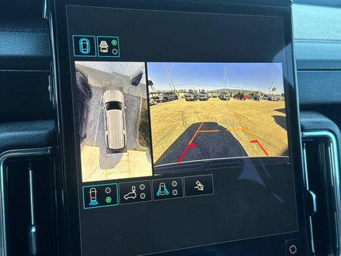 Used 2025 GMC Yukon XL Denali AWD/4WD image 22