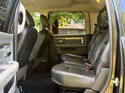 Used 2018 RAM 1500 Classic SLT w/ SLT Plus D￩cor Group image 10