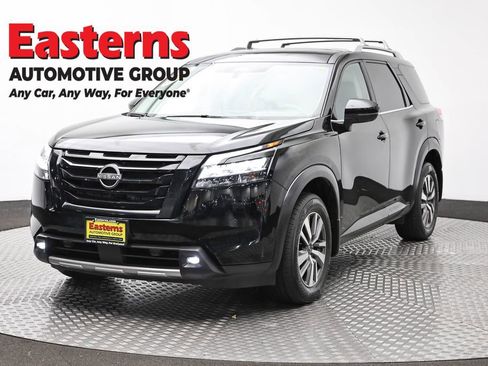 Used 2023 Nissan Pathfinder SL w/ Lighting Package (N92) AWD/4WD image 1
