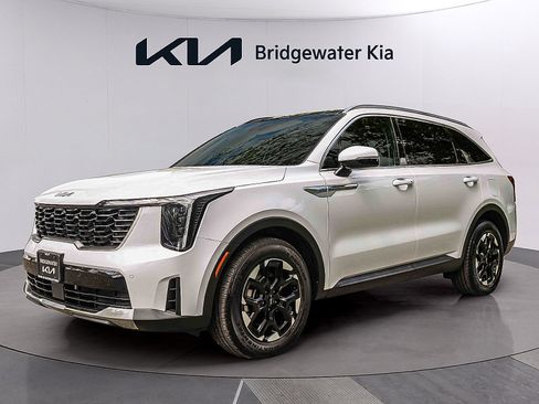 Certified 2026 Kia Sorento S w/ S Panoramic Sunroof Package FWD image 3